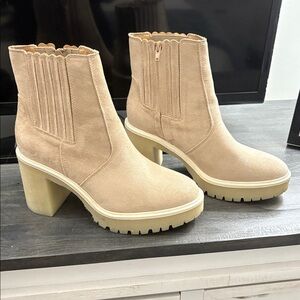 Oasis society Tan suede platform ankle boots size 8.5